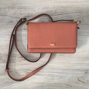 Michael Kors Mott Pebble Leather Phone Crossbody Wallet-Pink